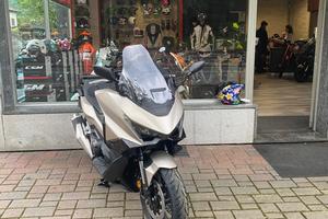 Honda Forza 750