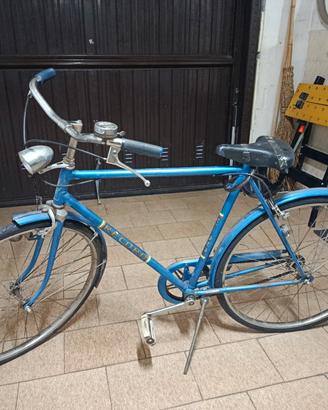 Bicicletta maschile.
