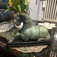 Statua cavallo in giada bruciata