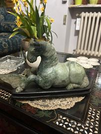 Statua cavallo in giada bruciata