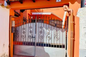 Casa indipendende con due appartamenti e cortile