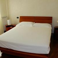 Letto e comodini Pianca