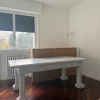 Tavolo in Legno, con gambe romane