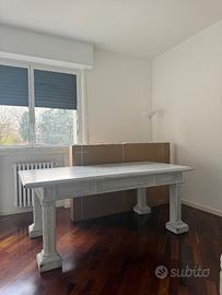 Tavolo in Legno, con gambe romane