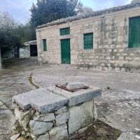 Autentico casale in pietra a Frigintini