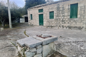 Autentico casale in pietra a Frigintini