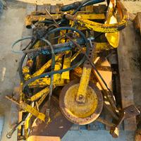 Aratro interfilare idraulico