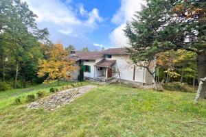 Villa di 190 m² con più di 5 locali e box auto a B