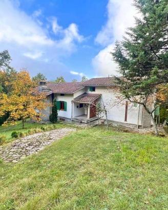 Villa di 190 m² con più di 5 locali e box auto a B