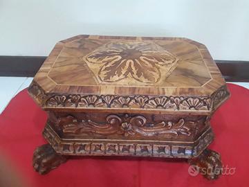 Scrigno legno antico Noce Ulivo Intarsi - Segreto