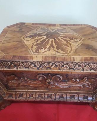 Scrigno legno antico Noce Ulivo Intarsi - Segreto