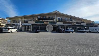 NEGOZIO A MONTESARCHIO