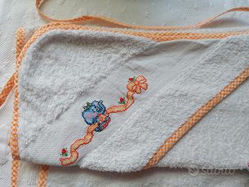 ASCIUGAMANI TRIANGOLO DA NEONATO