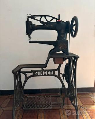 Macchina da cucire modello vintage 29K1