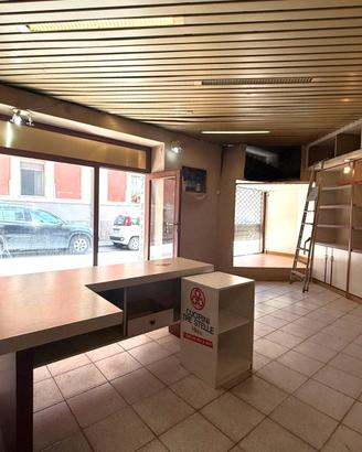 Autorimessa/Locale Pressi Via Amendola