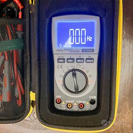 Multimetro con oscilloscopio ET826