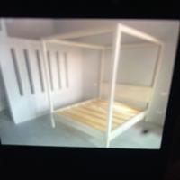 Letto baldacchino artigianale