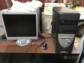 Pc fisso + notebook e altro materiale informatico