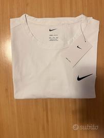 T-shirt nike Dry-fit bianca