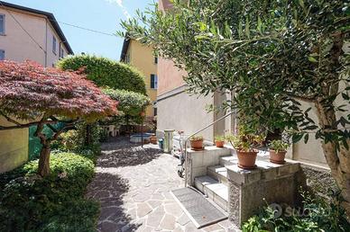Appartamento di 210 m² con 4 locali a Bergamo