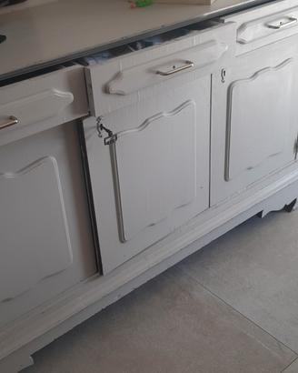 Credenza arte povera