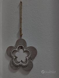Decorazione a fiore in stile shabby