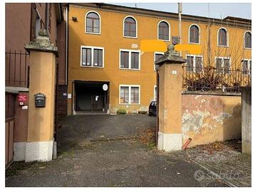 Immobile in asta di 348 m² a Olgiate Molgora