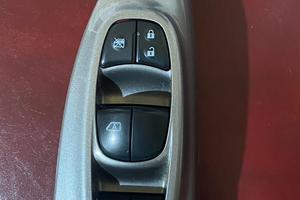 Nissan juke pulsantiera