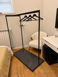 Aplendiabiti design moderno con base marmo