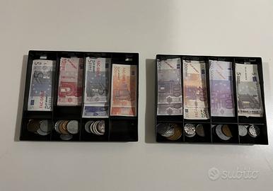 Cassa bambini con soldi