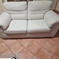 Divano 2 posti Poltrone e Sofà usato