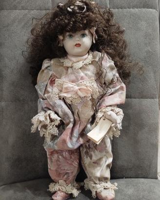 bambola in porcellana da collezione