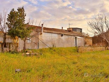 Villa di 2158 m² con 3 locali e box auto doppio a 