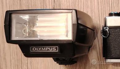 Flash Olympus T32 – Potente, Orientabile e Profess