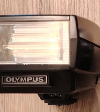 Flash Olympus T32 – Potente, Orientabile e Profess