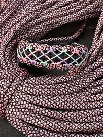 Braccialetto Paracord Nero e rosa.