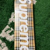 Skateboard deck supreme burberry