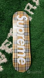 Skateboard deck supreme burberry