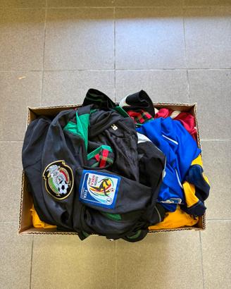 Lotto vestiti maglie e jeans