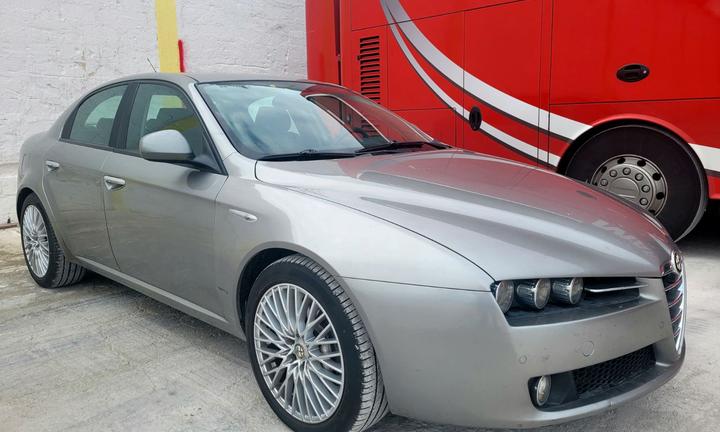 Alfa Romeo 159 2.4 JTDm come nuova "LEGGERE"