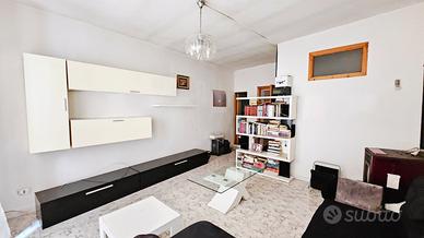 Pressi Piazza Tola - Due Livelli - Pronto