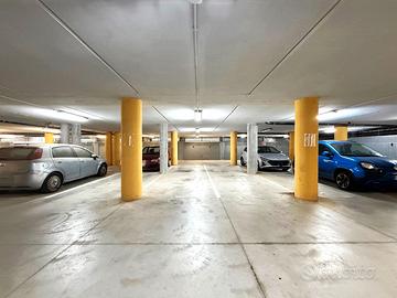 Posto auto coperto Via Amendola