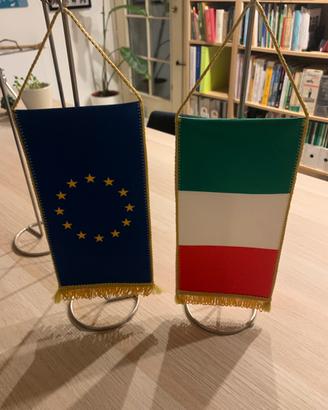 Bandiera Italia Europa da tavolo con asta supporto