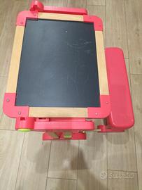 tavolo con lavagna per bambini