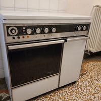 Indesit fornello 4 fuochi piu una piastra elettric