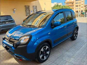PANDA MY23 1.0 70cv Hybrid CROSS