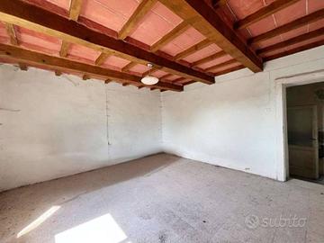 Rustico / Casale di 110 m² con 4 locali e box auto