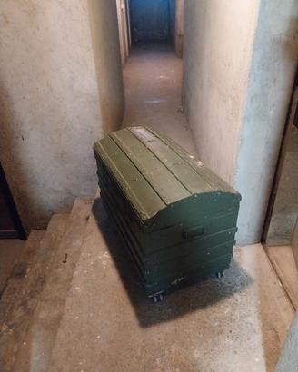 baule  vintage a cupola legno e ferro