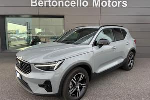 VOLVO XC40 B3 1.5 163cv aut. Plus Black Edition