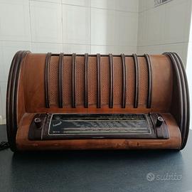 Radio vintage a valvole Radiomarelli modello 9A26